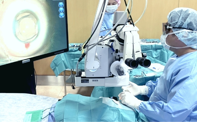 今野医師の手術の様子