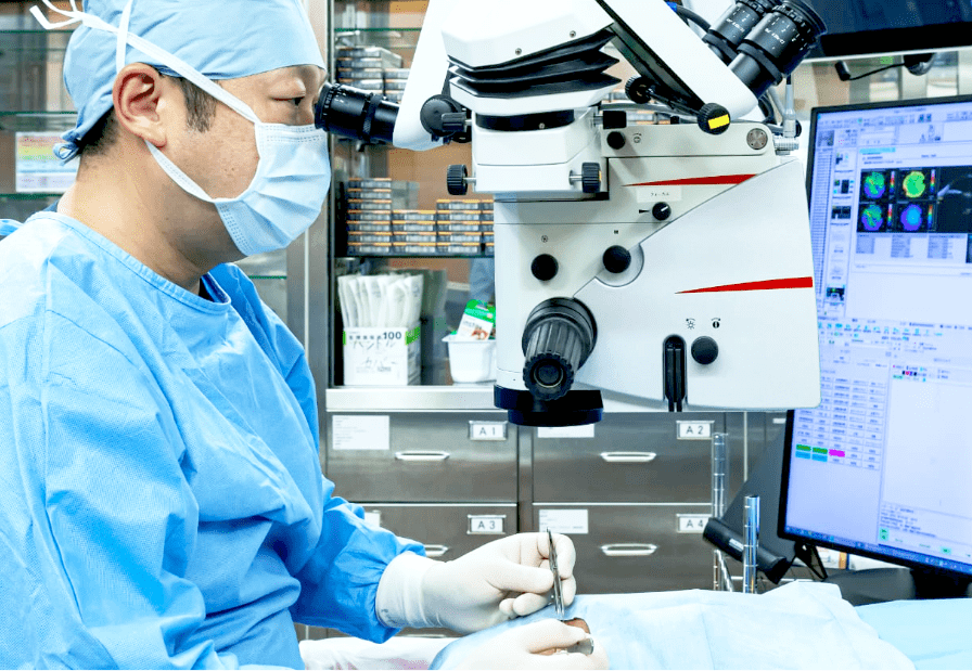 今野医師による施術の様子