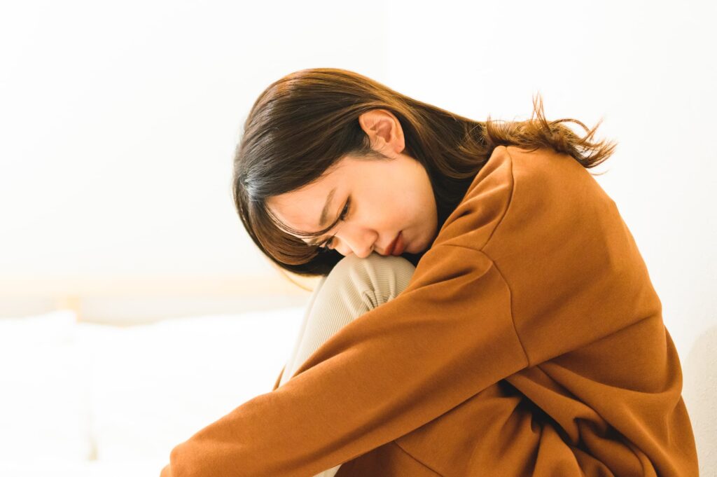 後悔している女性
