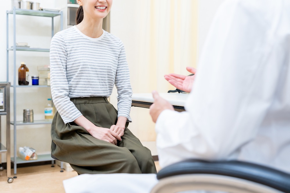 相談する女性