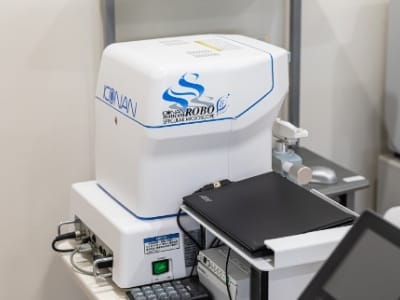 角膜内皮細胞撮影装置(コーナンスペキュラーマイクロスコープ ノンコンロボⅡ)